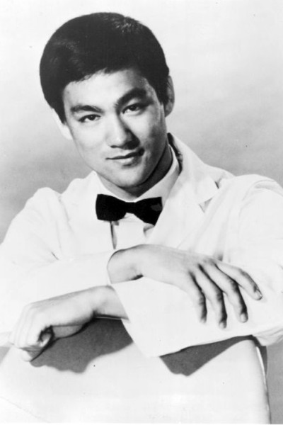 https://sw.wikipedia.org/wiki/Picha:Bruce_Lee_as_Kato_1967.jpg