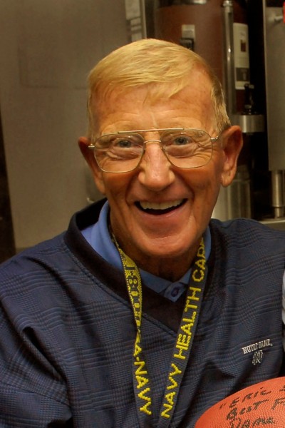 https://commons.wikimedia.org/wiki/File:Lou_Holtz_cropped.jpg